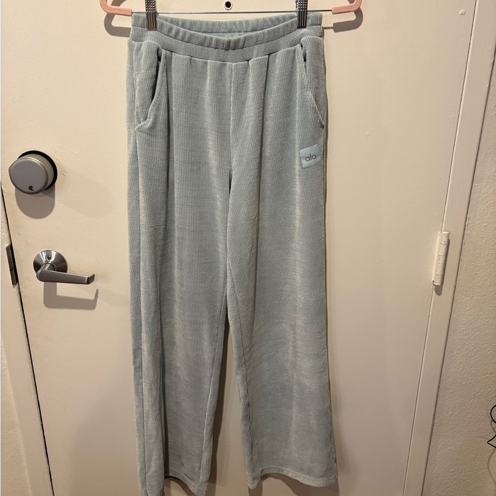 ALO Yoga Chalk Blue Chenille Wide Leg Pants